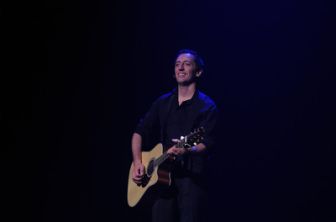 image: Gad Elmaleh : «Papa est en haut»