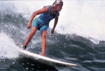 image: Girls Can't Surf : une révolution sur les vagues