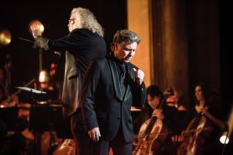 image: Roberto Alagna aux Folies Bergère, le concert anniversaire